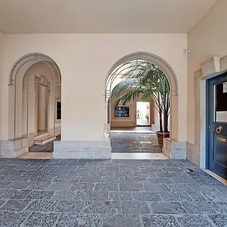 Mm Luxury アパート ローマ